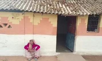 ३.	जोधइया अम्मा का पुराना जर्जर आवास 