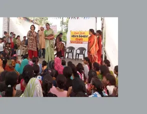 गीतों और नाटकों के जरिए लिंगभेद  मिटा रही कुमुद