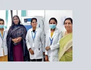 आदिवासी छात्राओं की सेहत संवार रहीं डा. मेनका