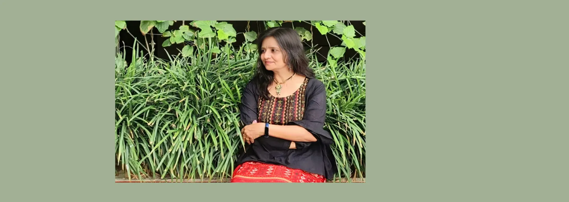 बूँद बूँद अहसासों में ढली रचनाकर मालिनी गौतम